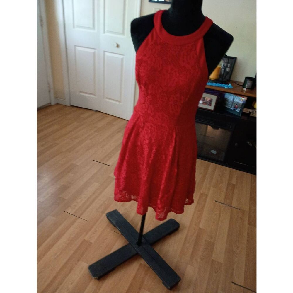 Medium Speechless Red Lace Sleeveless Mini Dress Semi Formal Keyhole Back Prom